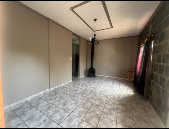 3 BEDROOM HOUSE FOR SALE IN PRETORIA GARDENS